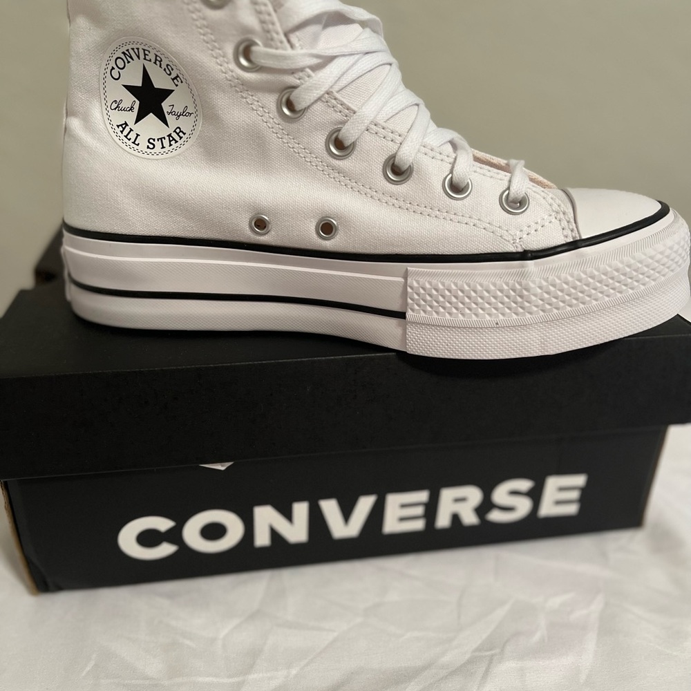 Brand new converse Hi lift canvas sneakers in white